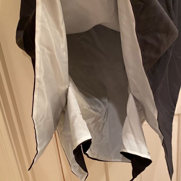 JAYGODFREY 100% silk capelet   - Picture 7 of 7